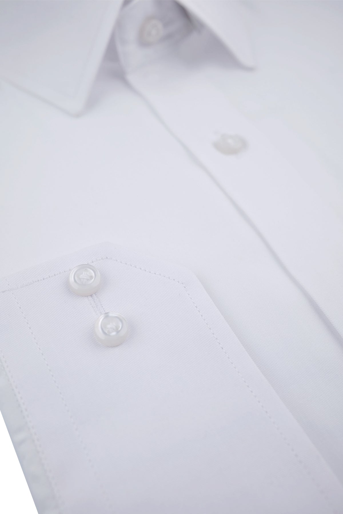 Classic Plain White / SIGNATURE052639 - 26 - 1